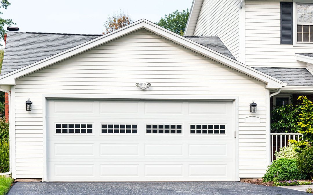 3 Reasons to Hire a Pro for Your Garage Door Installation